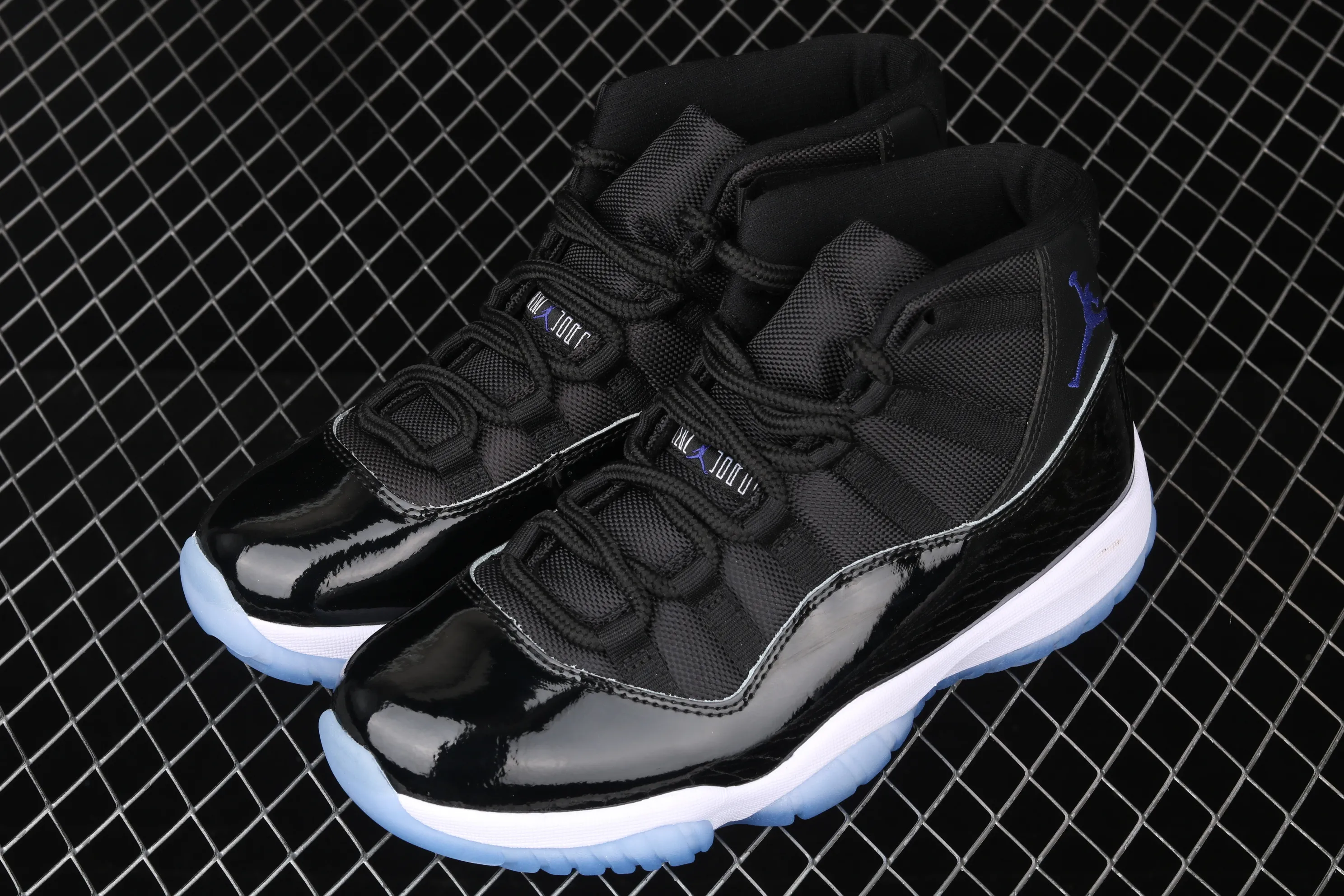 All categories Air Jordan Jordan series basketball shoes Air Jordan 11 X version Air Jordan 11 Space Jam AJ11 Joe 11 slam dunk genuine standard genuine carbon fiber basketball shoes 378037-003